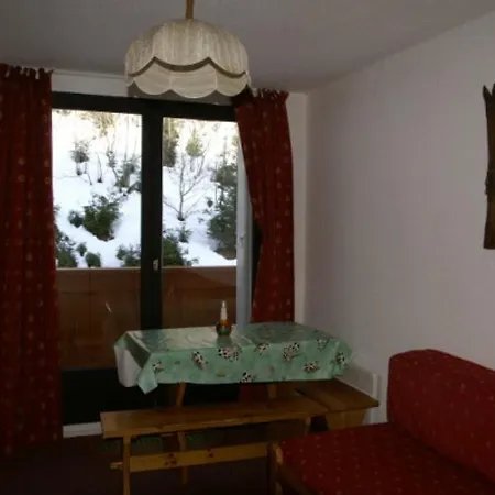 Au Pied Des Pistes Avec Balcon - Fr-1-557a-26 La Ferriere (Isere)